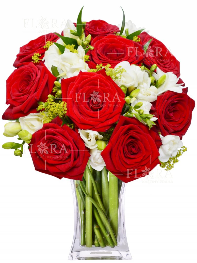 Červené růže a frézie: květiny Praha